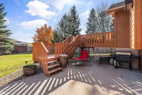 302 Richard Lane Marshalltown IA 50158