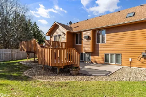 302 Richard Lane Marshalltown IA 50158