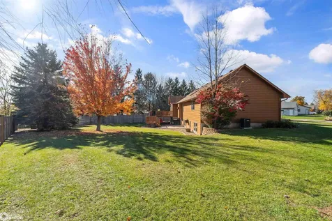 302 Richard Lane Marshalltown IA 50158