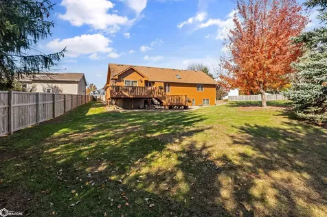 302 Richard Lane Marshalltown IA 50158