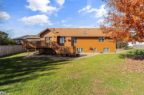 302 Richard Lane Marshalltown IA 50158