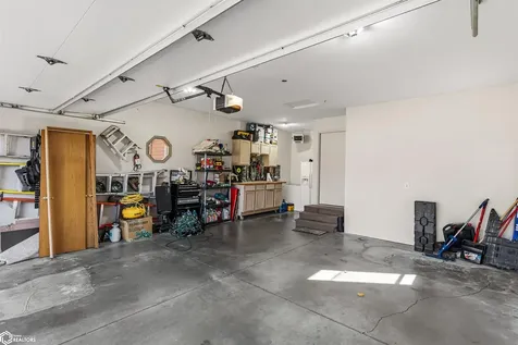 302 Richard Lane Marshalltown IA 50158