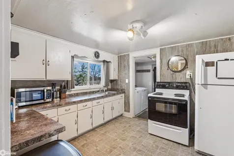 215 Brady Street Brooklyn IA 52211