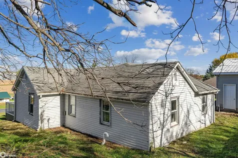 215 Brady Street Brooklyn IA 52211