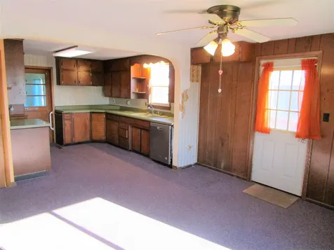 607 Lincoln Ackley IA 50601