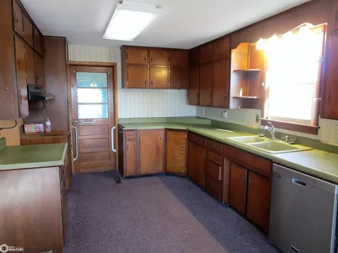 607 Lincoln Ackley IA 50601