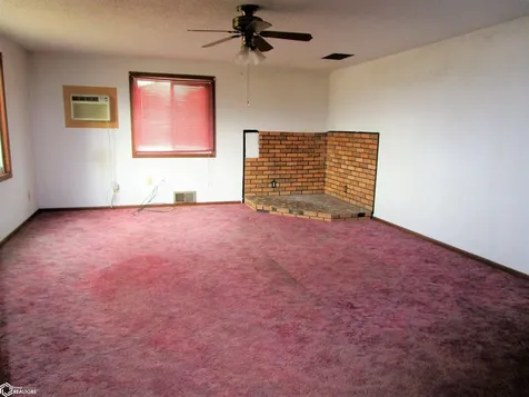 607 Lincoln Ackley IA 50601