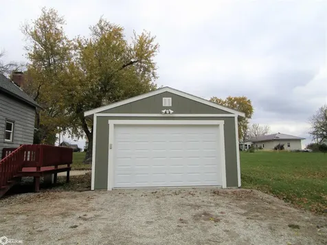 607 Lincoln Ackley IA 50601