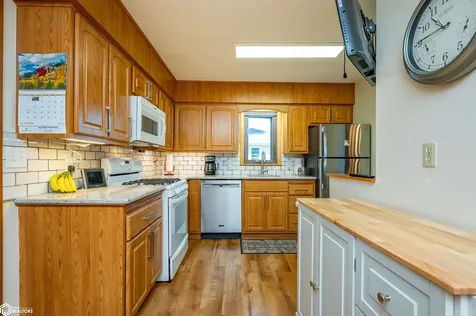 6 W Meadow Lane Marshalltown IA 50158