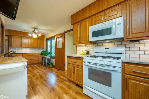 6 W Meadow Lane Marshalltown IA 50158