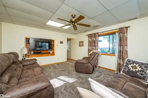 6 W Meadow Lane Marshalltown IA 50158
