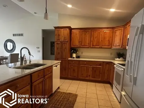 901 3rd Avenue S Clear Lake IA 50428