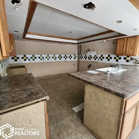 4038 Phelps Drive Brooklyn IA 52211