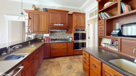 2008 Libertyville Road Fairfield IA 52556