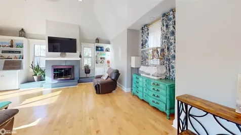 2008 Libertyville Road Fairfield IA 52556