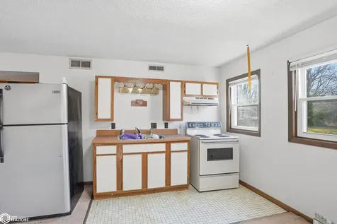 9435 118th Street Burlington IA 52601