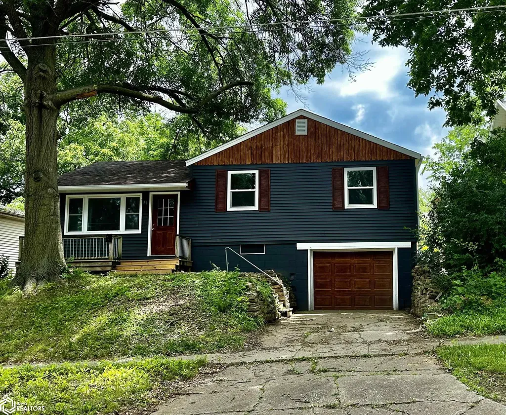 606 N 3rd Street Oskaloosa IA 52577