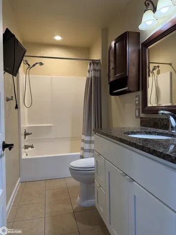 2628 Avenue H Fort Madison IA 52627
