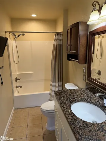 2628 Avenue H Fort Madison IA 52627