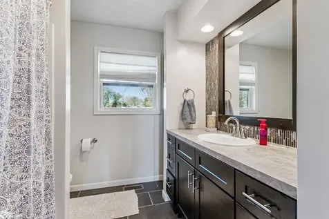 410 Carlton Street Garwin IA 50632