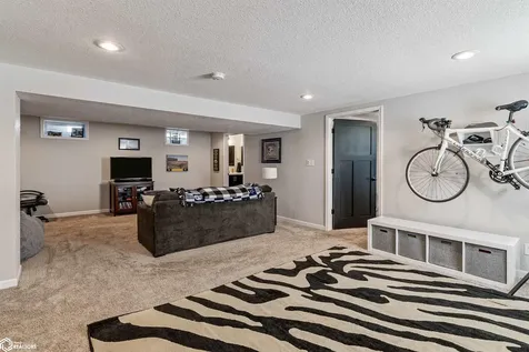 410 Carlton Street Garwin IA 50632