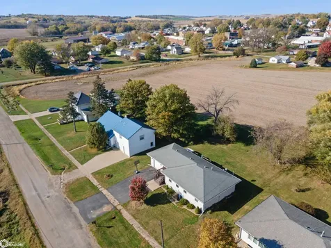 410 Carlton Street Garwin IA 50632