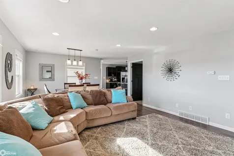 410 Carlton Street Garwin IA 50632