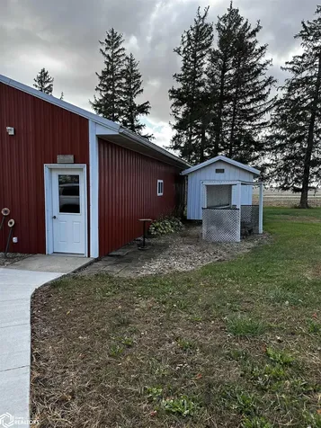4182 160th Street Brooklyn IA 52211