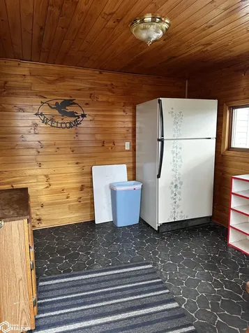 4182 160th Street Brooklyn IA 52211