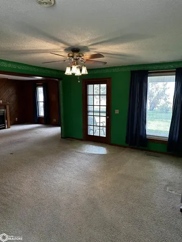 4182 160th Street Brooklyn IA 52211