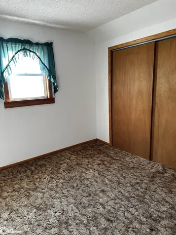 4182 160th Street Brooklyn IA 52211
