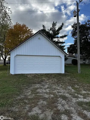 4182 160th Street Brooklyn IA 52211
