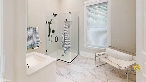 2105 Silverlakes Circle Fairfield IA 52556