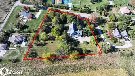 2105 Silverlakes Circle Fairfield IA 52556