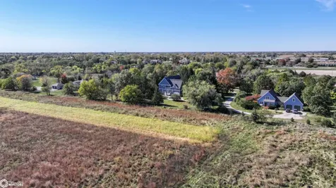 2105 Silverlakes Circle Fairfield IA 52556