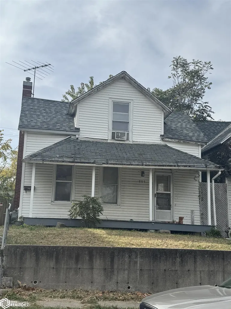 805 S 9th Street Burlington IA 52601