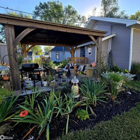 907 G Avenue W Oskaloosa IA 52577
