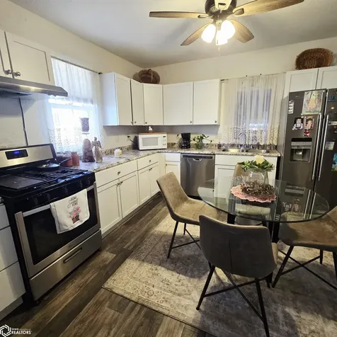 907 G Avenue W Oskaloosa IA 52577