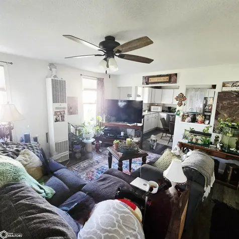907 G Avenue W Oskaloosa IA 52577