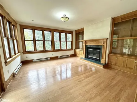1517 Elm Street Grinnell IA 50112