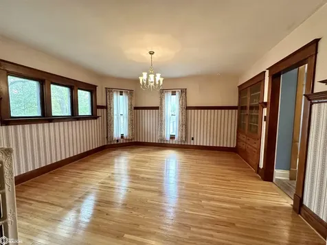 1517 Elm Street Grinnell IA 50112