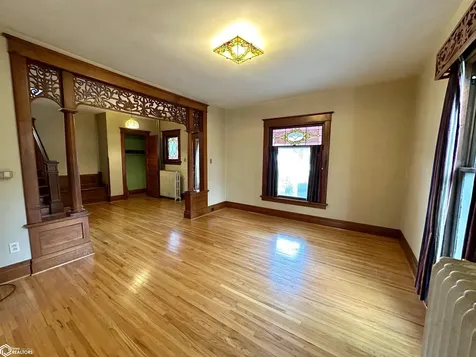 1517 Elm Street Grinnell IA 50112