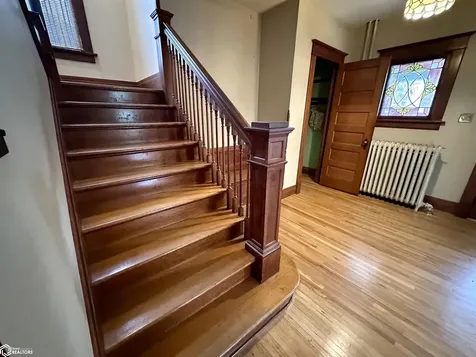 1517 Elm Street Grinnell IA 50112