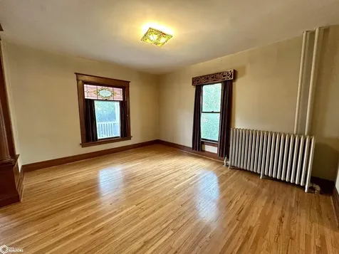 1517 Elm Street Grinnell IA 50112