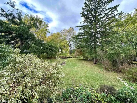 1517 Elm Street Grinnell IA 50112