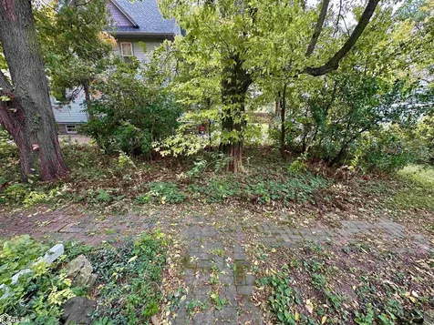 1517 Elm Street Grinnell IA 50112
