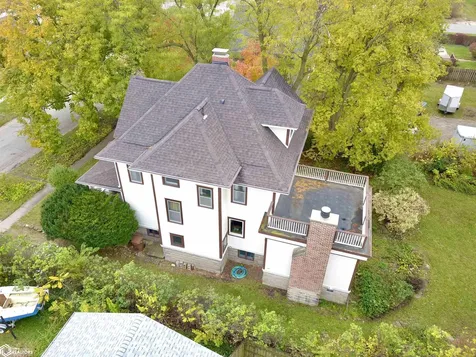 1517 Elm Street Grinnell IA 50112