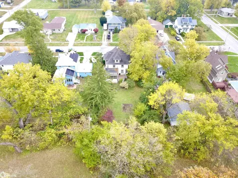 1517 Elm Street Grinnell IA 50112