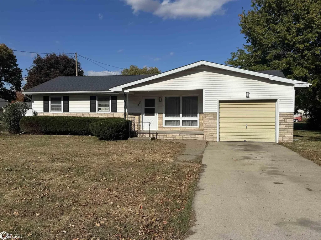 534 Jefferson Street Wapello IA 52653