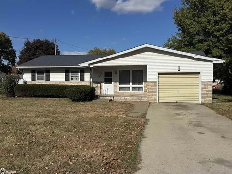 534 Jefferson Street Wapello IA 52653